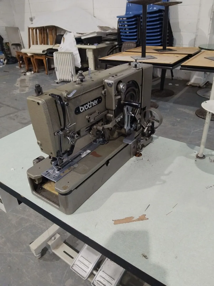 Industrial buttonhole machie - Image 2