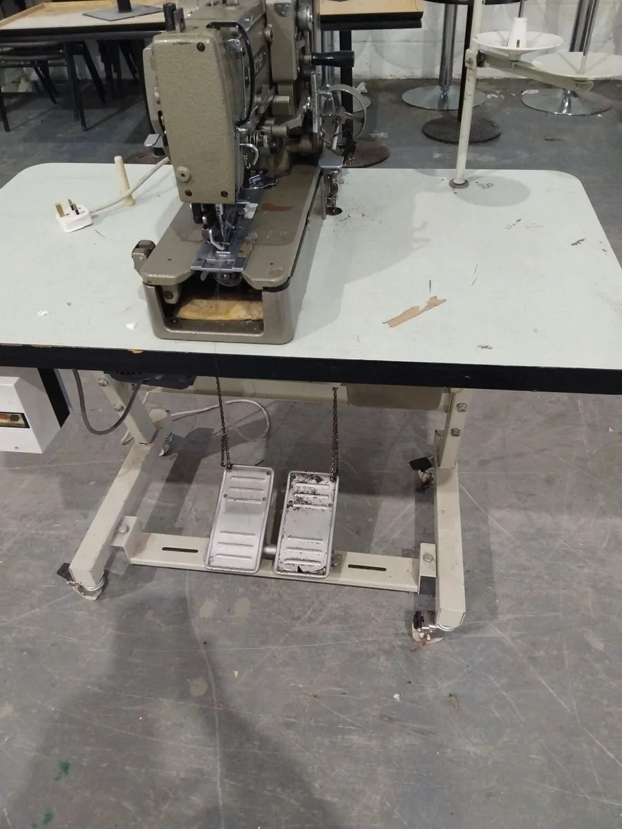 Industrial buttonhole machie - Image 3