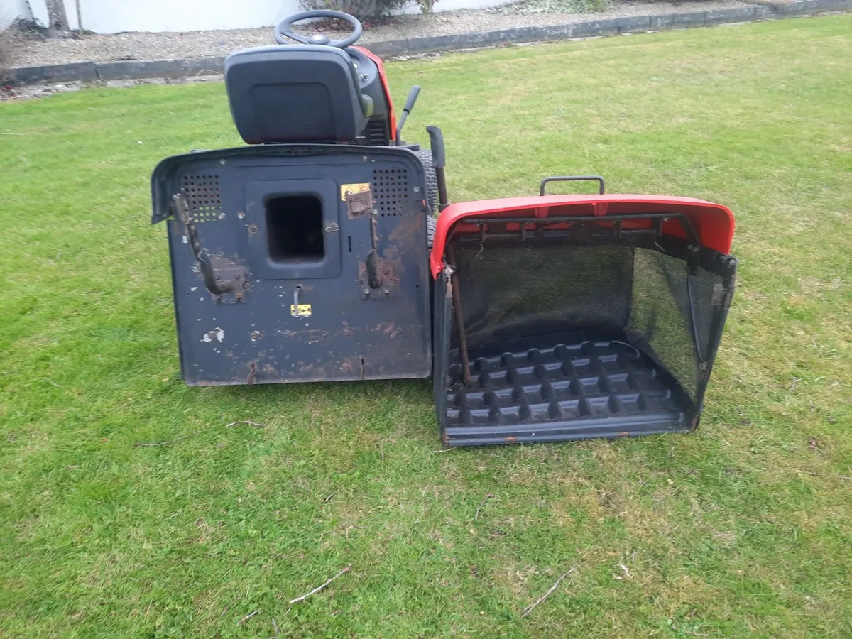 Snapper Ride On Lawnmower - Image 4