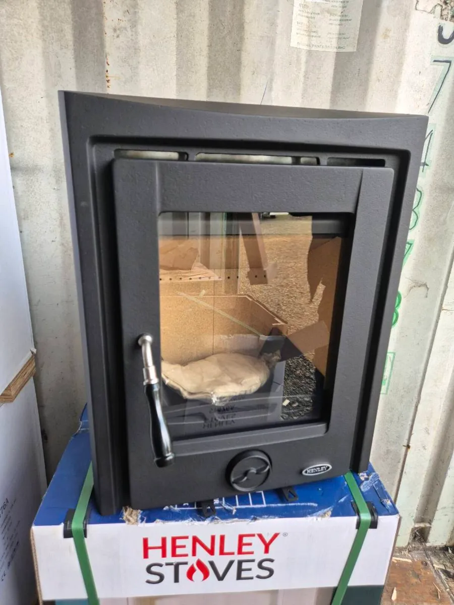 Henley inset stove - Image 1