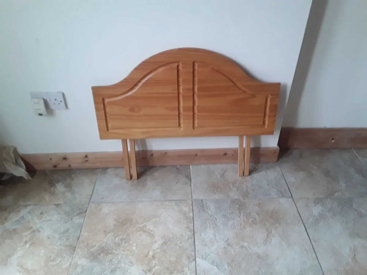 Single child's headboard solid pine - Image 1