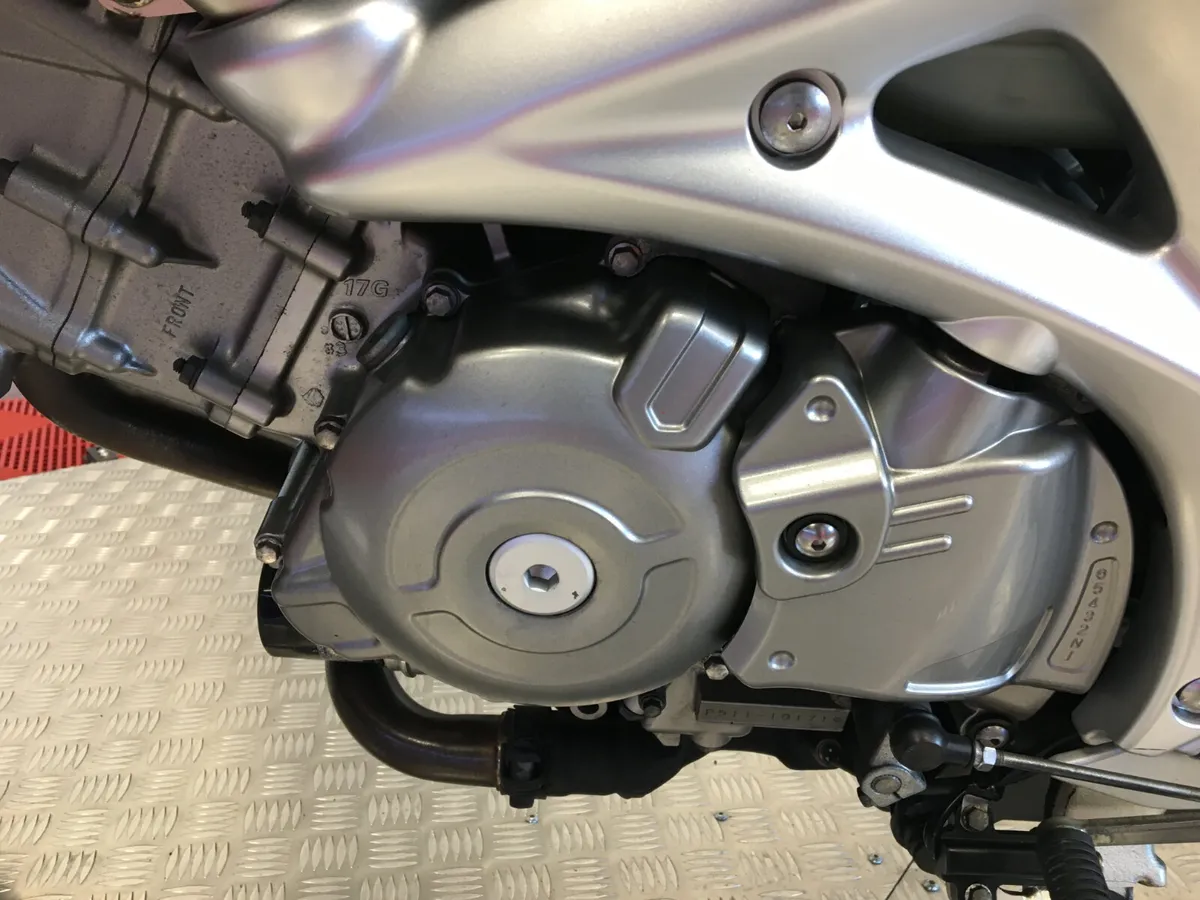 2010 Suzuki SV650 GLADIUS ''Very Good Condition'' - Image 4