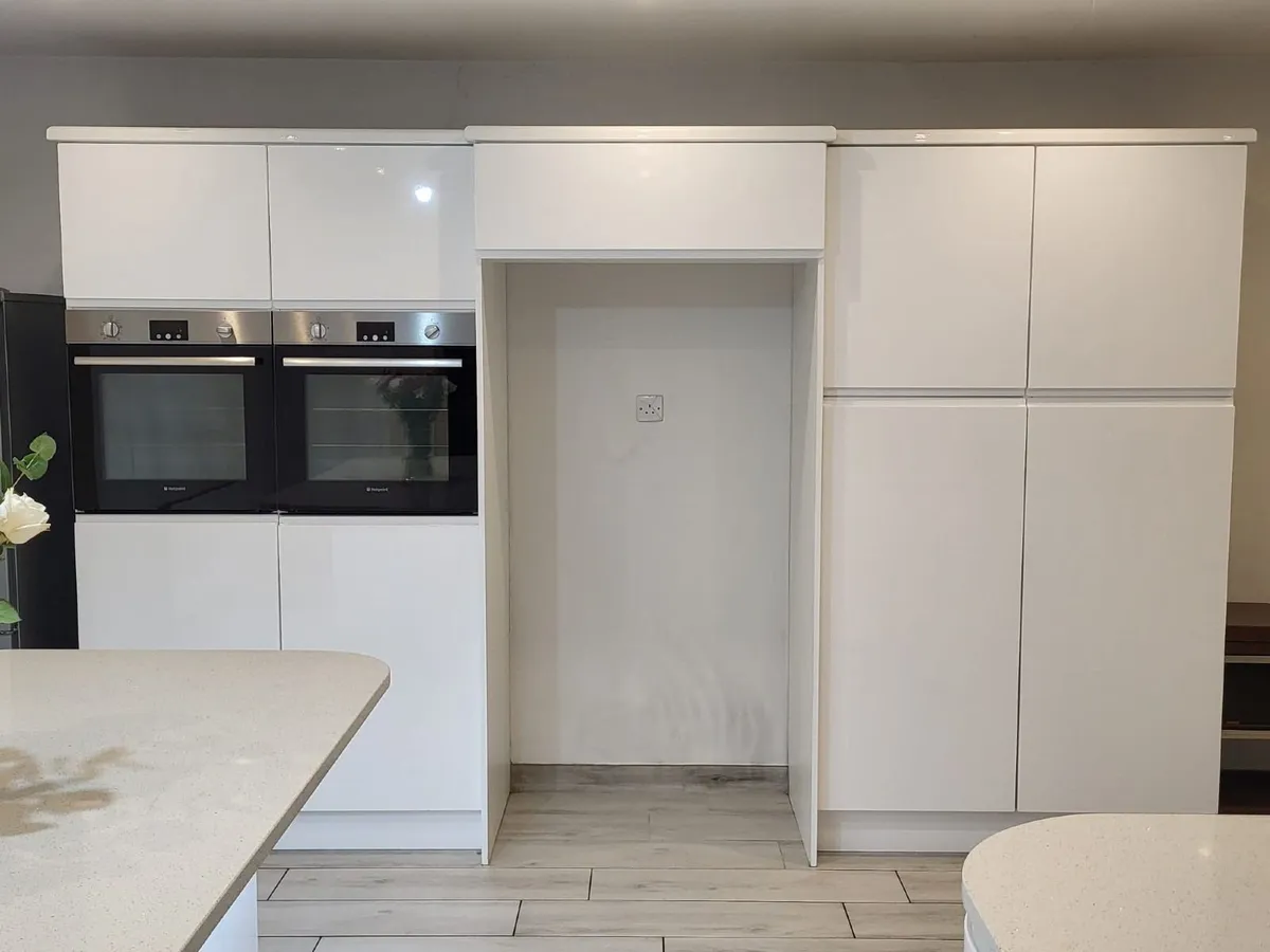 White Gloss Kitchen Units - c/w 2 Ovens (Part 1) - Image 1