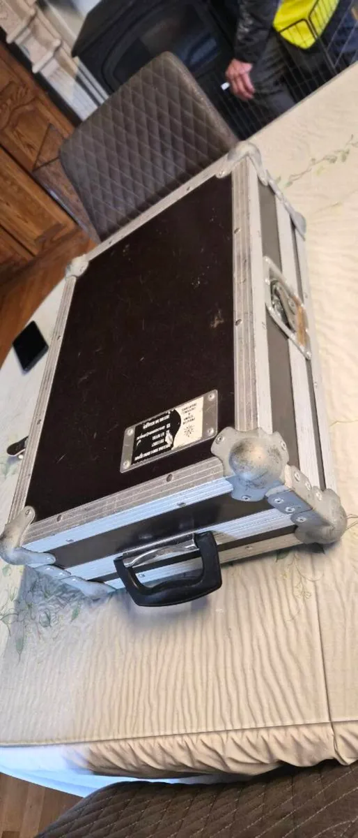 Mackie Desk DL1608 - Image 4