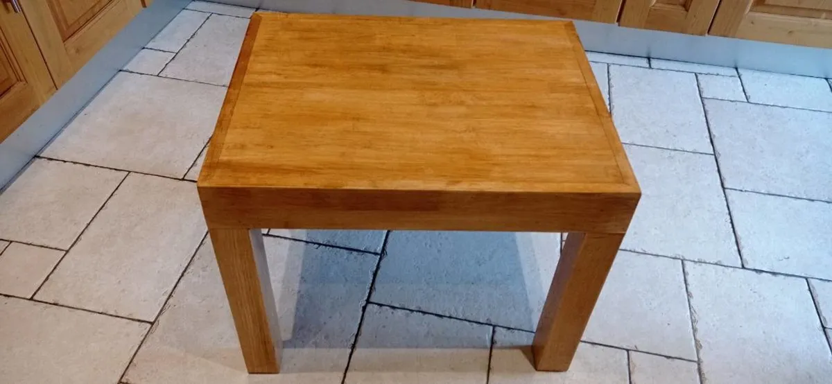 700 x 550mm Heavy pine coffee table - Image 4