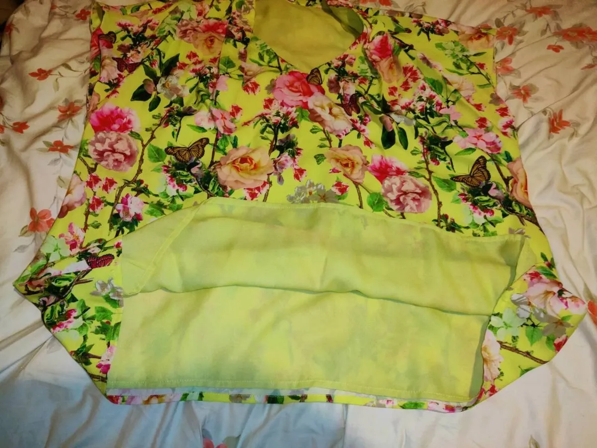 MUSTARD FLORAL DESIGNER, Size 18 SLip-Over Blouse - Image 3