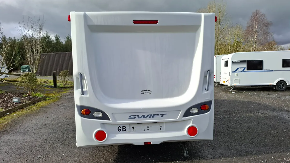 Swift Challenger 560 6 berth - Image 4