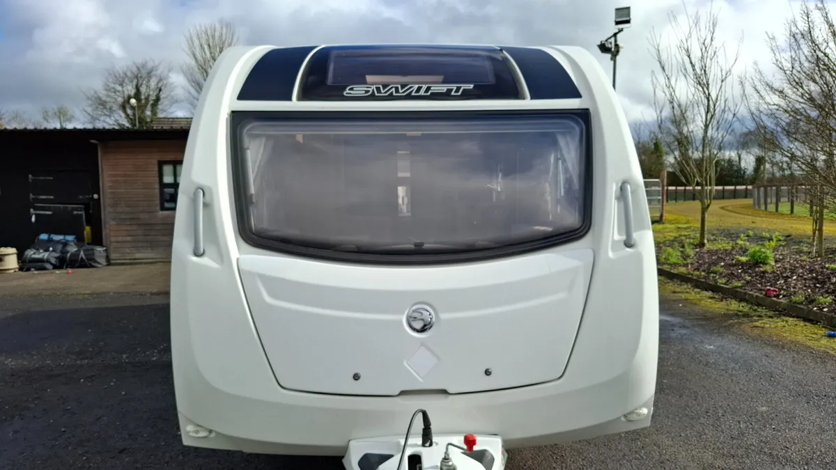 Swift Challenger 560 6 berth - Image 2