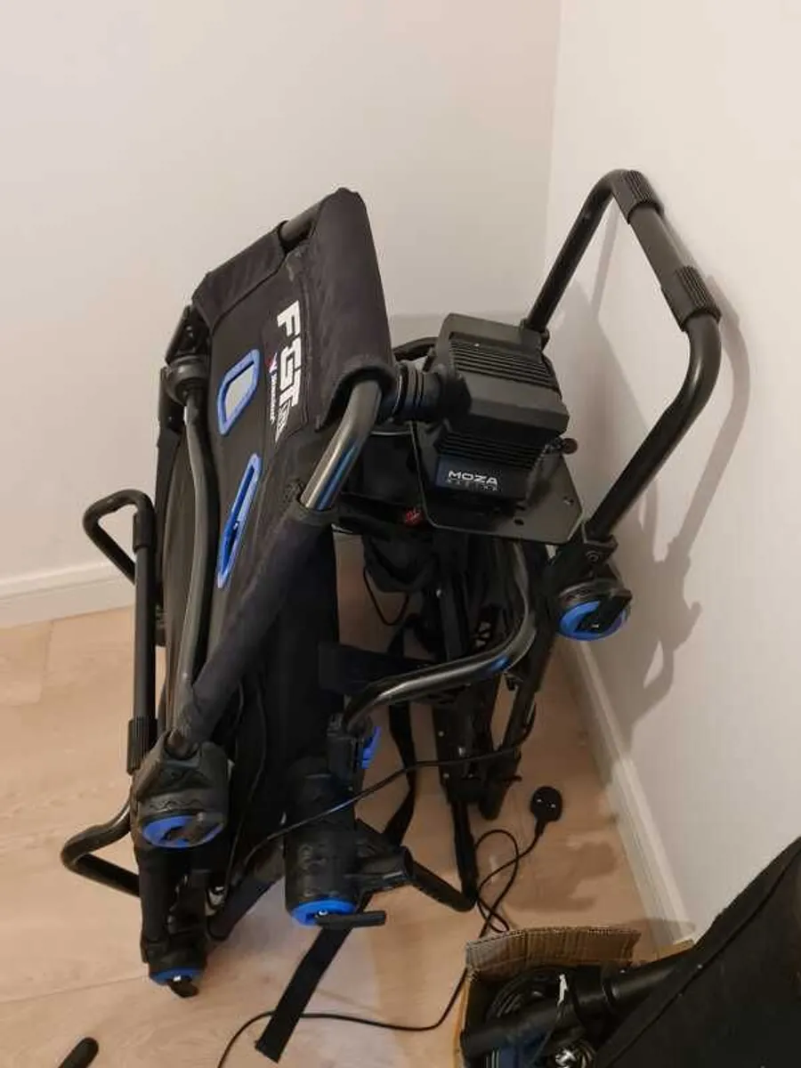 Racing Simulator folding Cockpit - Next level racing and MOZA R5 bundle with addons - Image 2