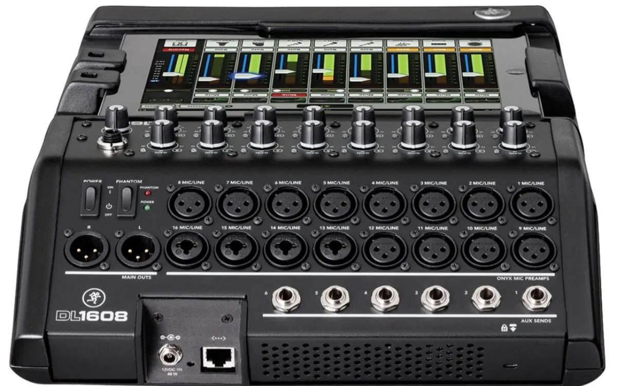 Mackie Desk DL1608 - Image 1