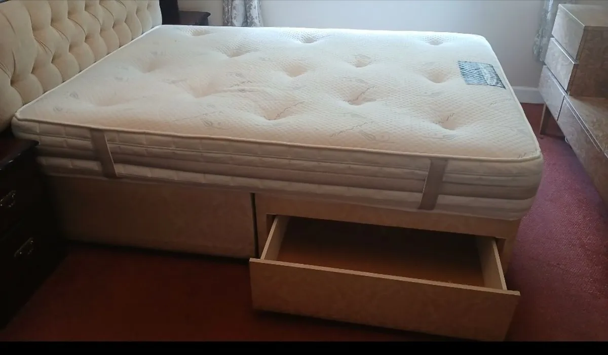 Bed amd frame. King size - Image 2