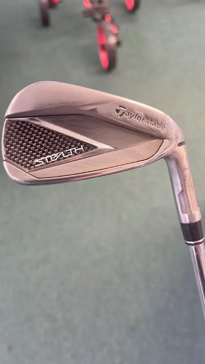 Taylormade Stealth Irons 5-SW Regular Shafts €475 - Image 4