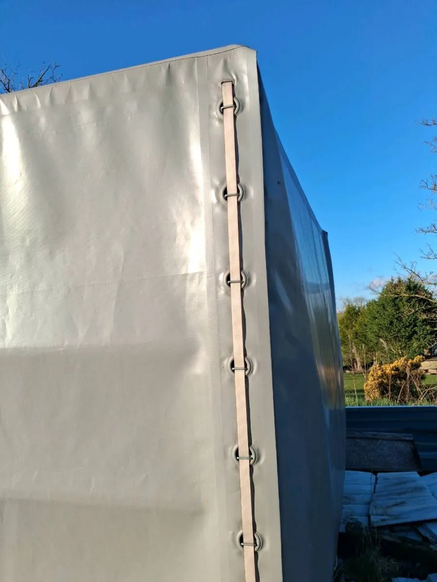 Trailer twin axle.  Covered. - Image 4