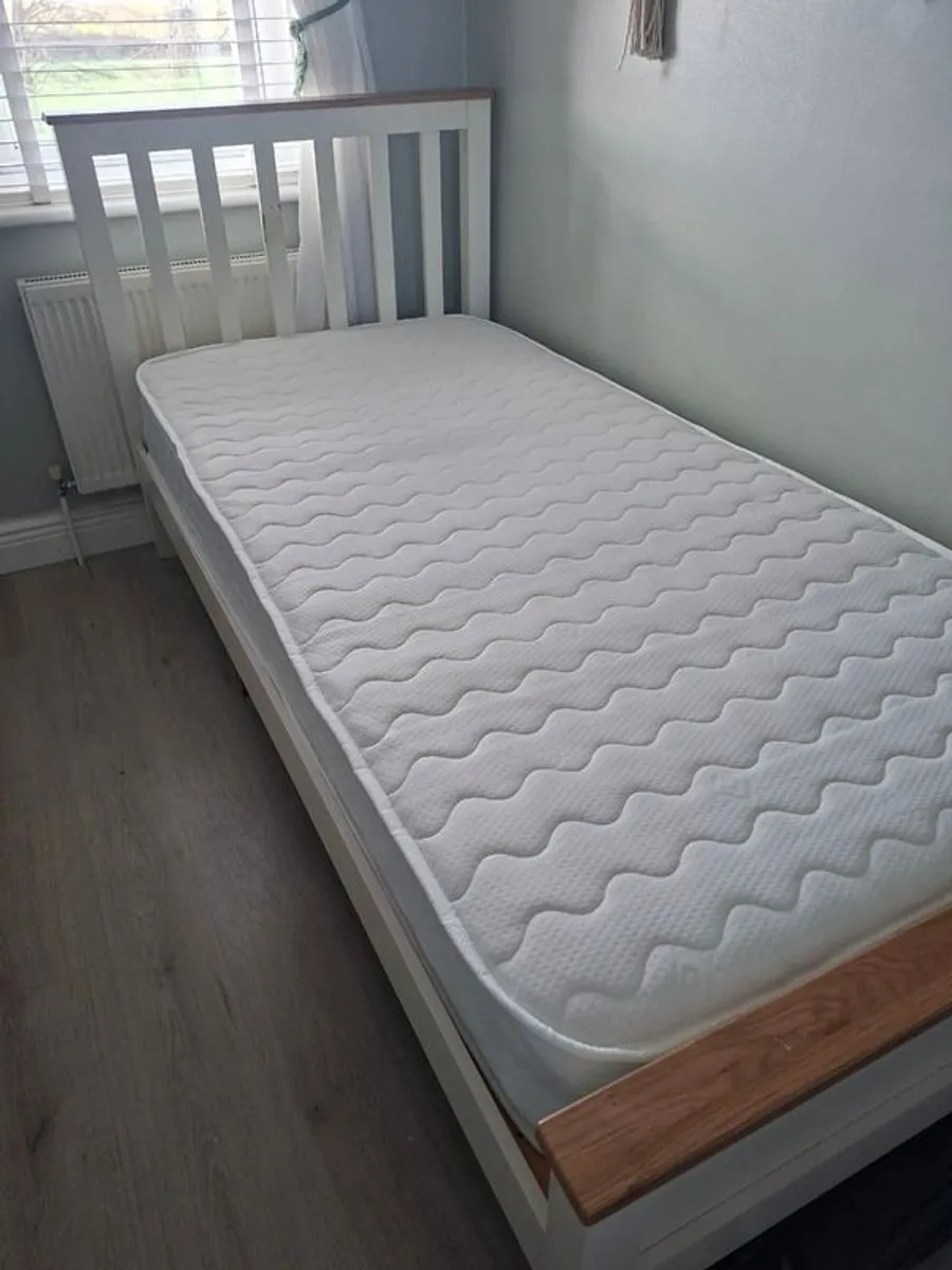 Single bed - Image 3