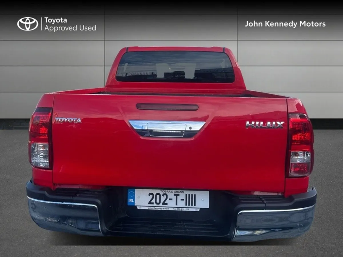 Toyota Hilux DOUBLE CAB SR5 2.4D4D - Image 4