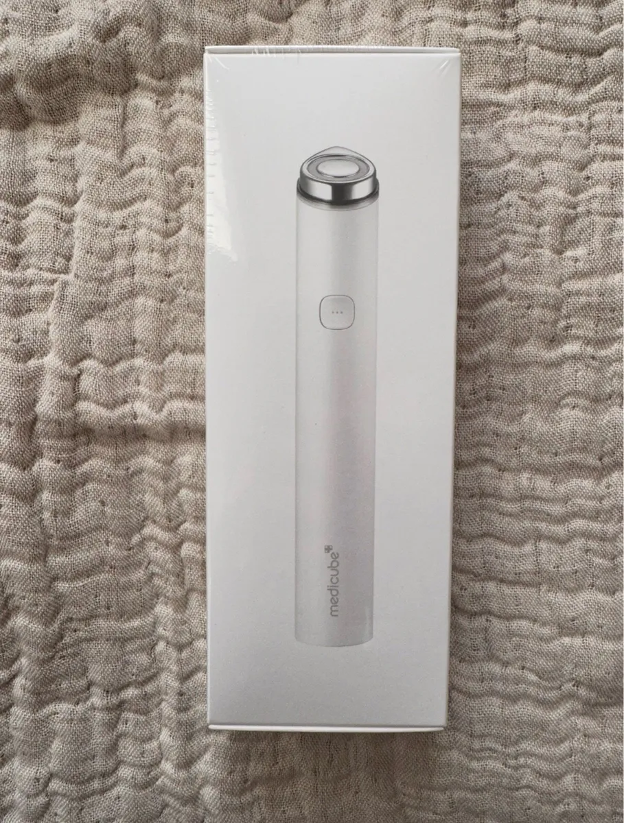 medicube AGE-R Booster Pro Mini White - Image 1