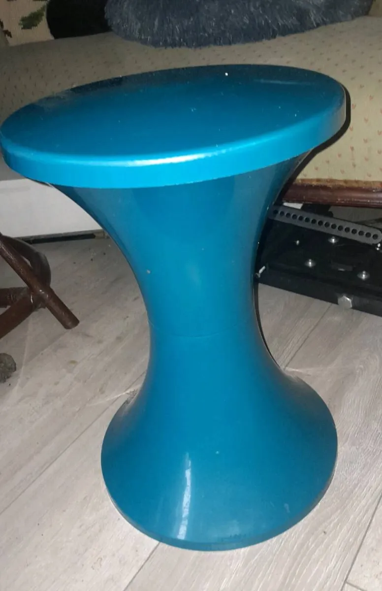 1970s plastic Tam-Tam stool - Image 1