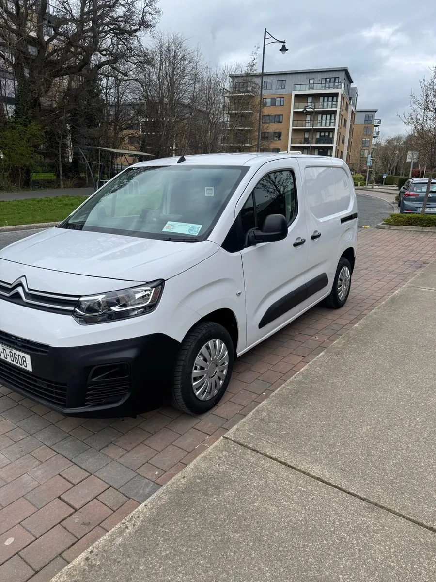 2024 Citroen berlingo (No VAT) - Image 3