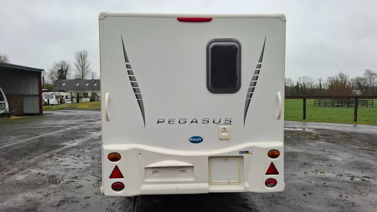 Bailey Pegasus GT 65 caravan - Image 2