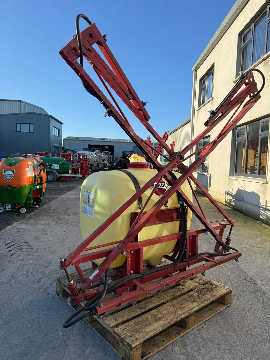 USED HARDI 88 GALLON SPRAYER - Image 1