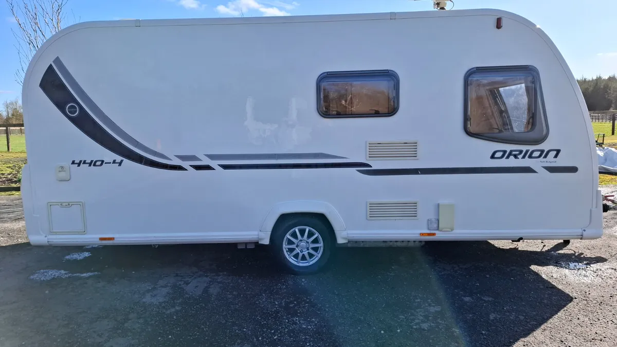 Bailey Orion 434 fixed bed - Image 1