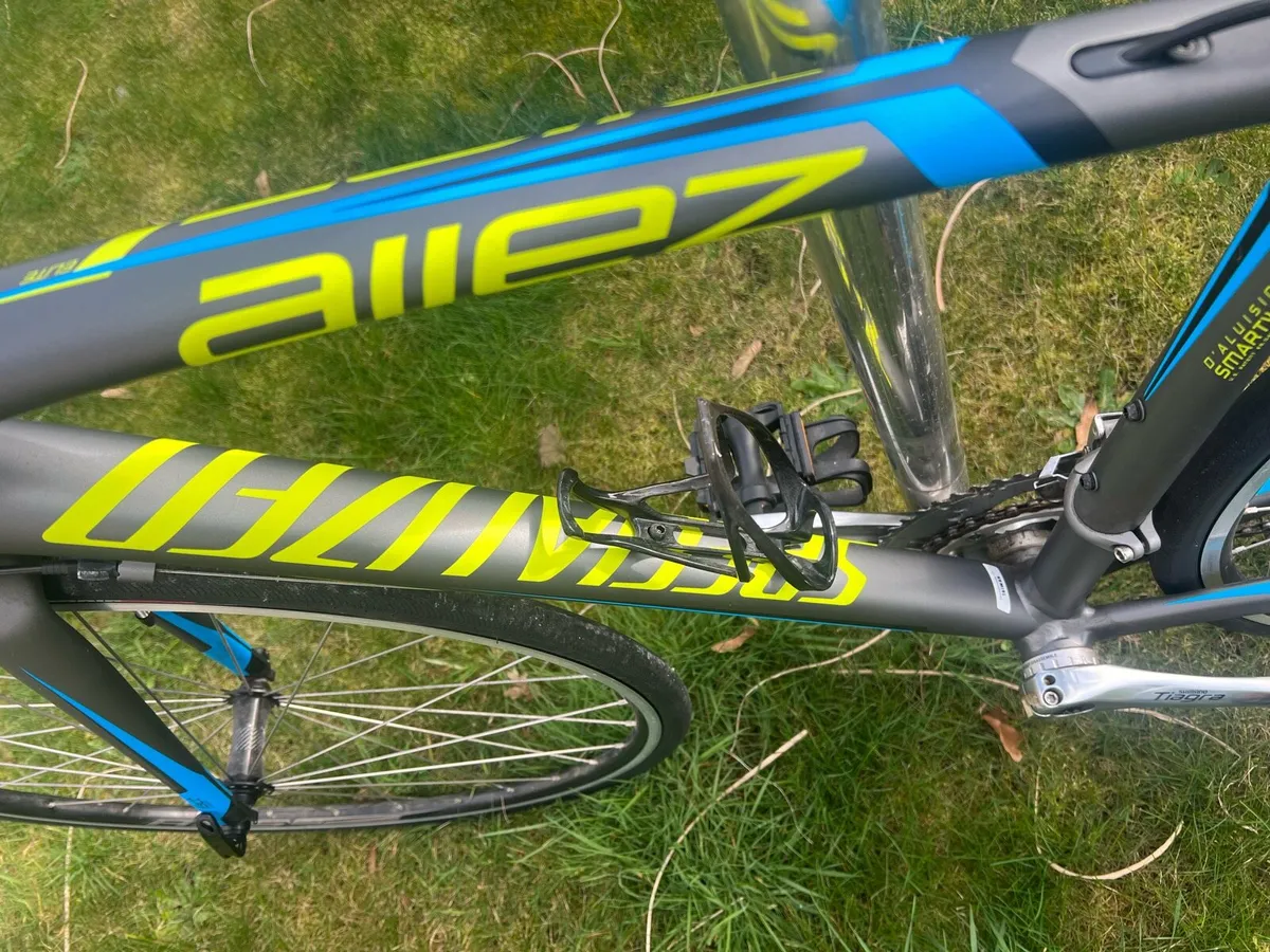 Specialized Road Bike 52 cm frame - Image 3