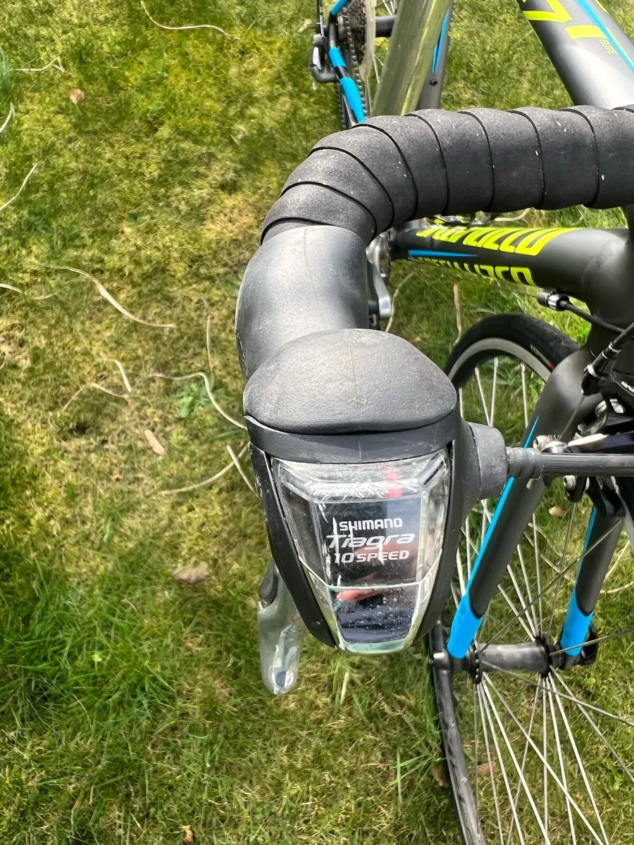 Specialized Road Bike 52 cm frame - Image 4