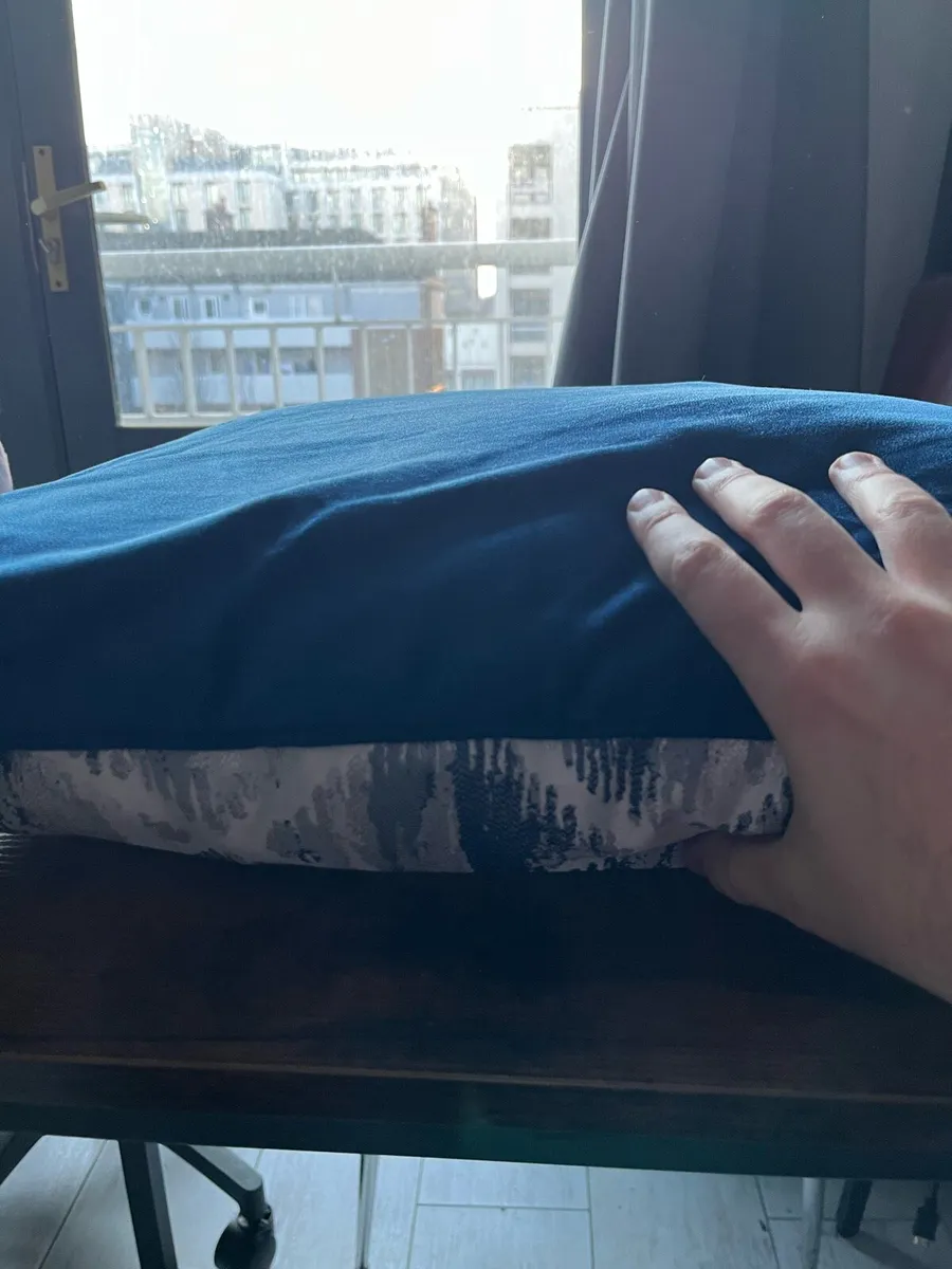 Large blue velvet sofa cushion - Image 3