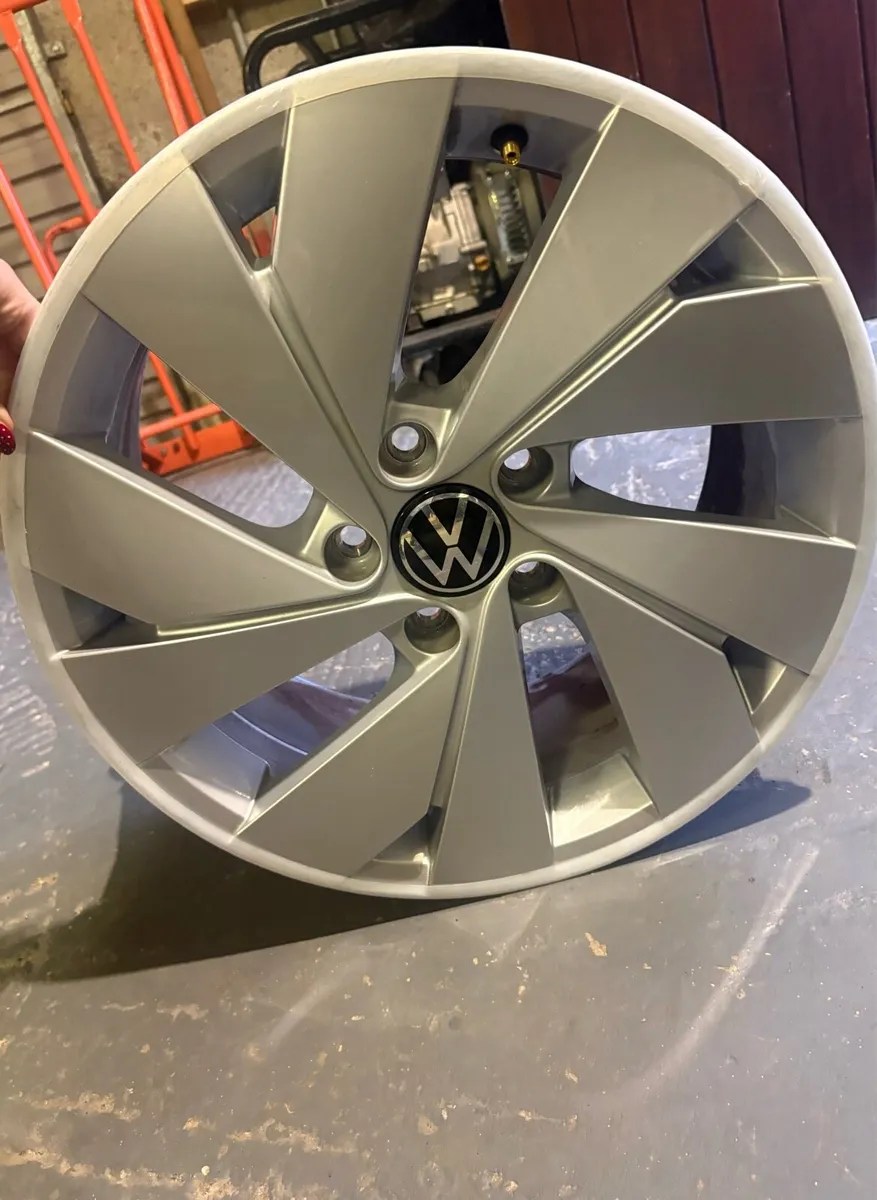 4 Volkswagen 17” alloys - Image 4