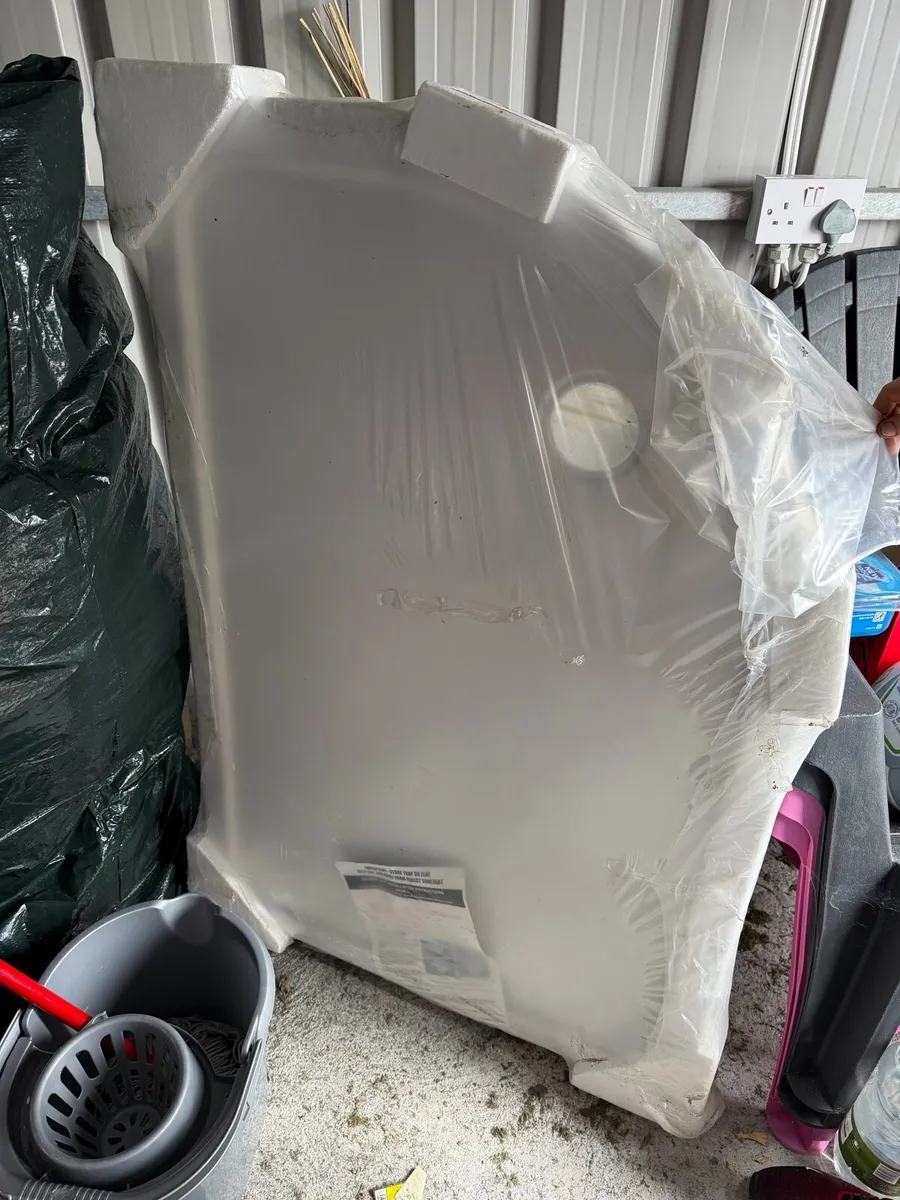 Shower tray - Image 1