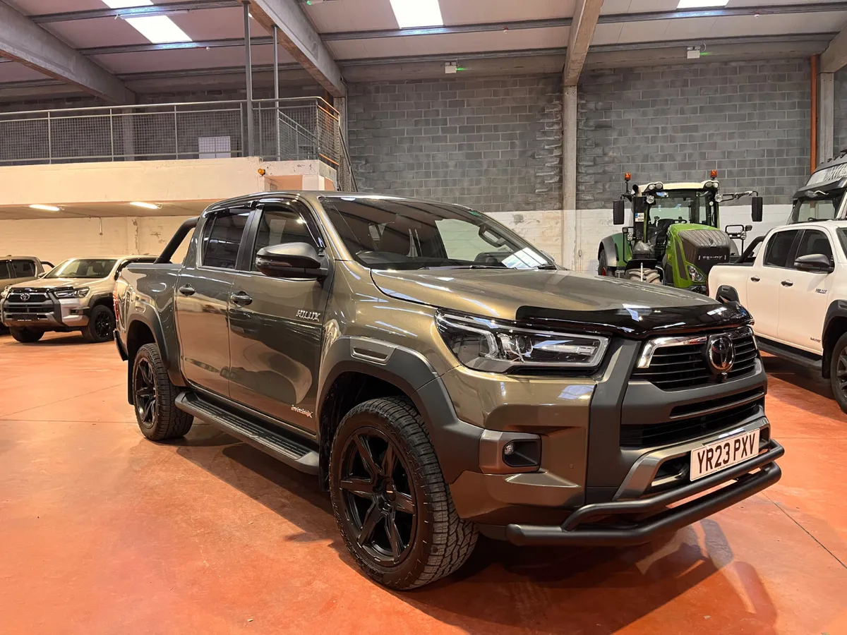 2023 Toyota Hilux 2.8 Invincible X Auto - Image 2