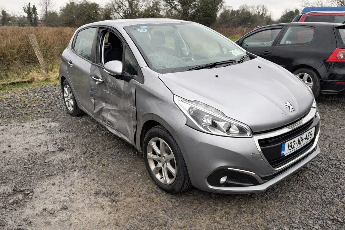 Peugeot 208 - Image 1