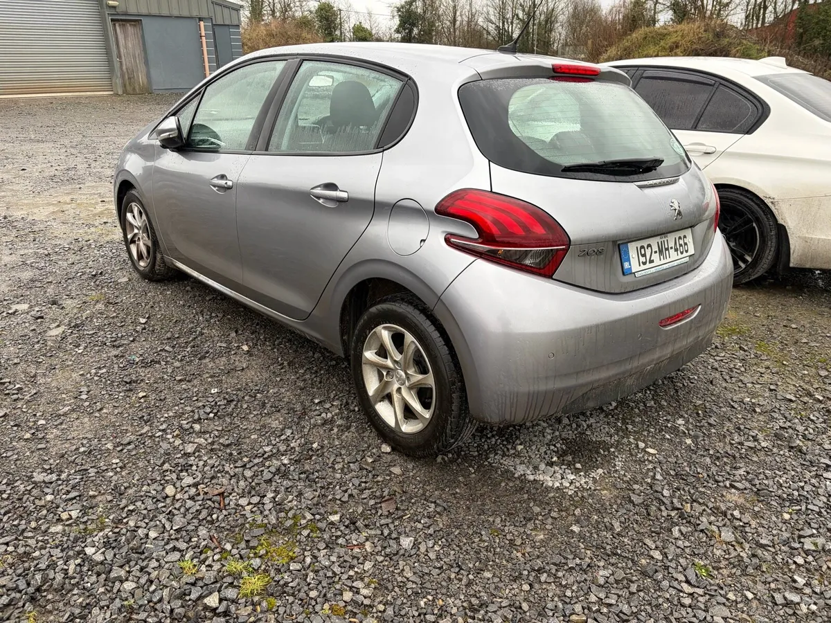 Peugeot 208 - Image 3