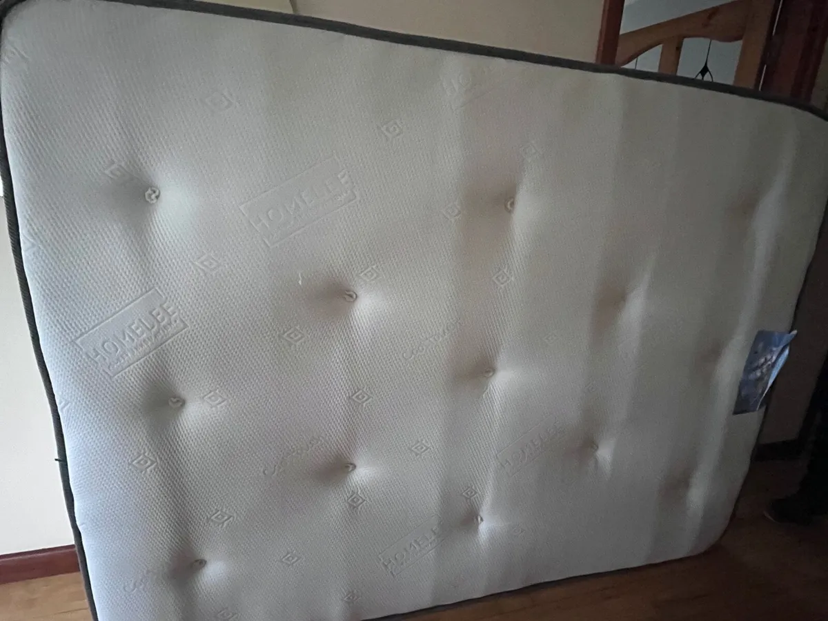 Bed frame and mattress - Image 4