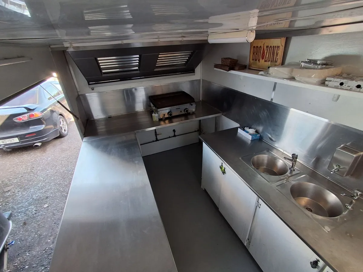 Food trailer - Image 1