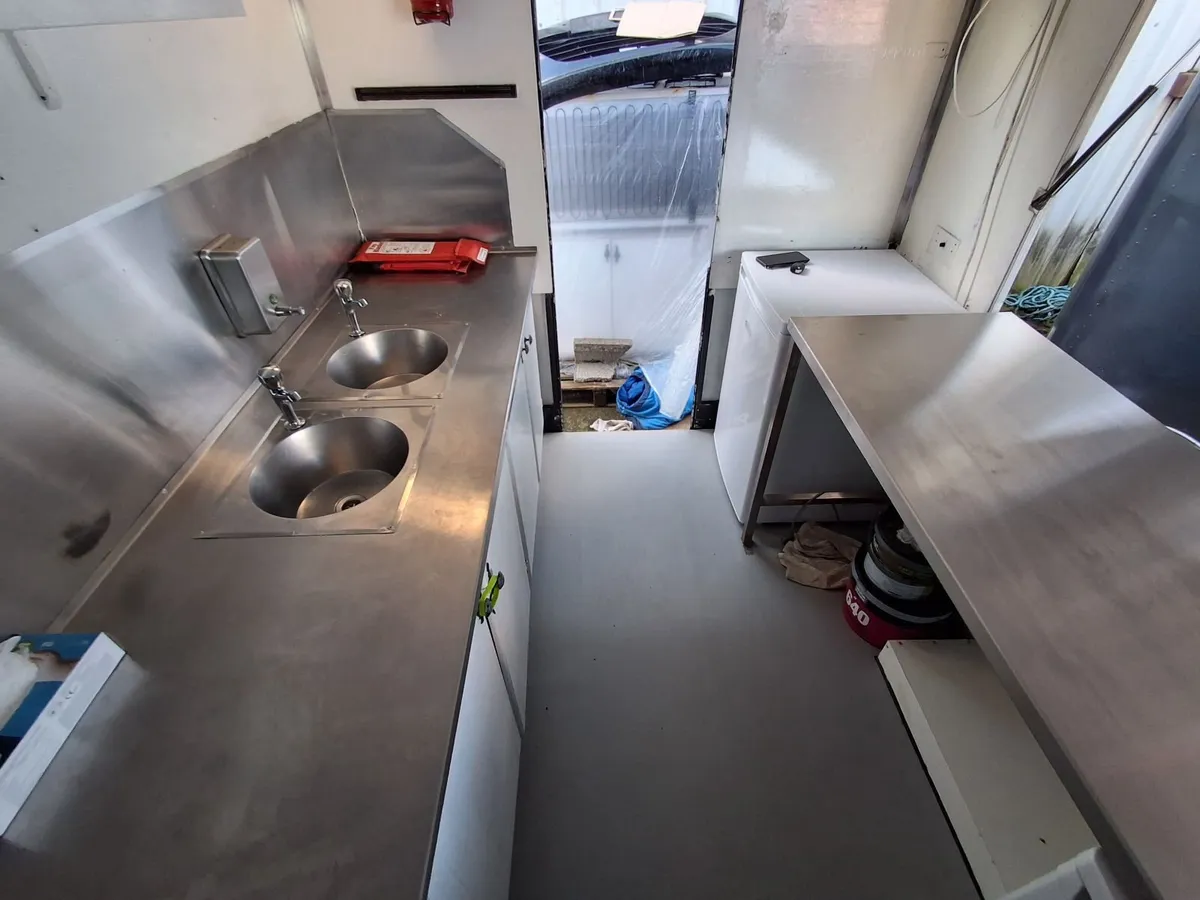 Food trailer - Image 2