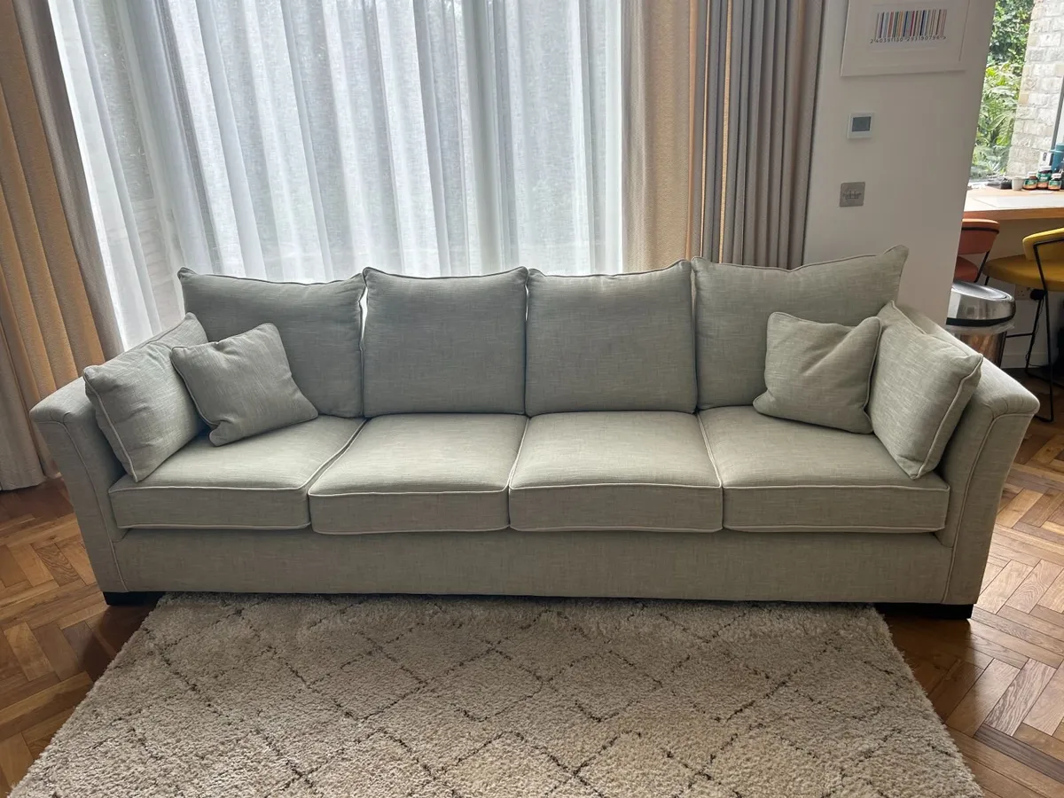 Couch/Sofa - Image 1