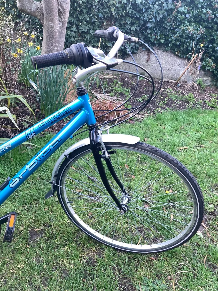 Ladies Hybrid Bike - Image 4