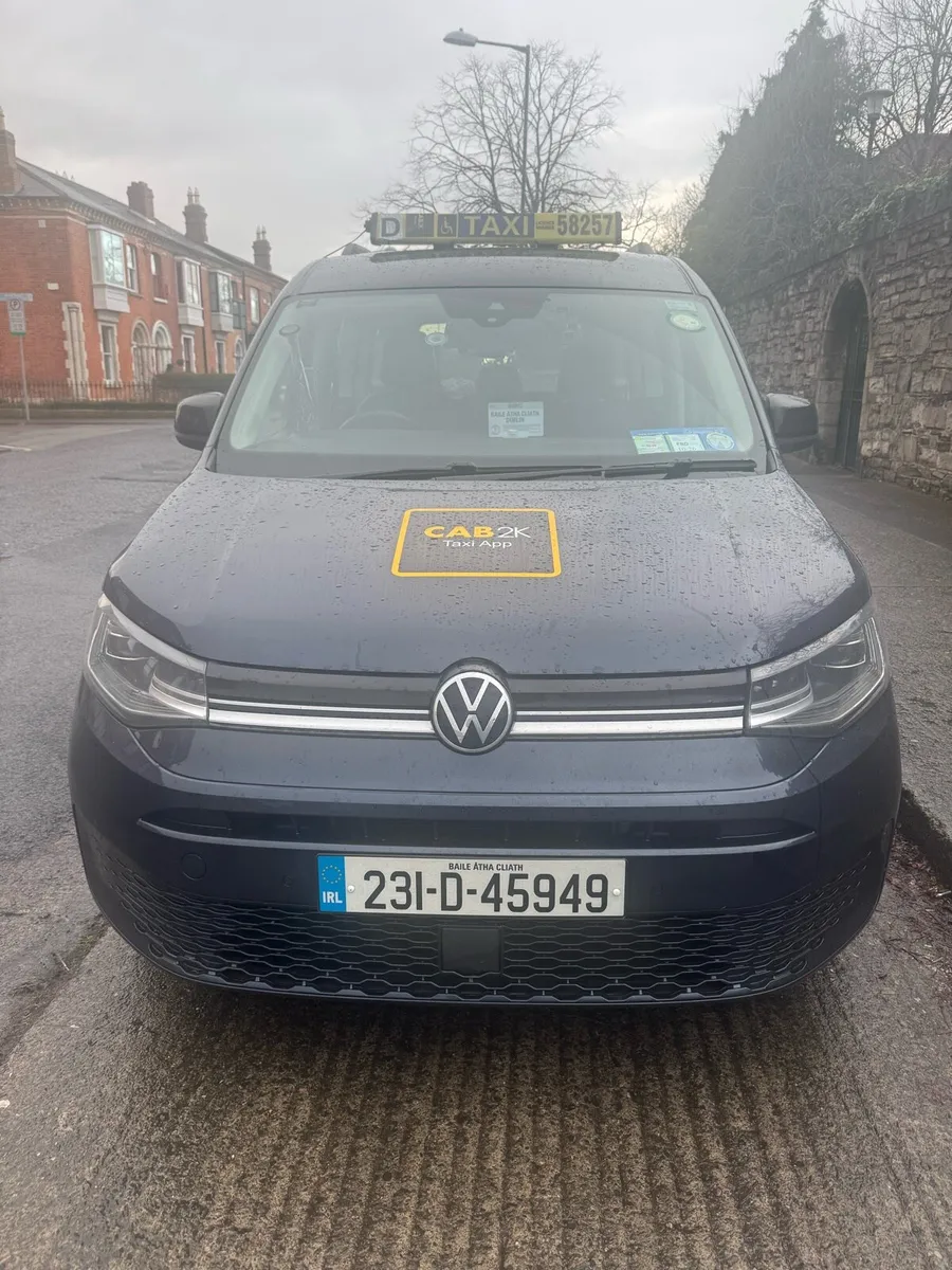 Taxi Volkswagen Caddy Hybrid Diesel - Image 1