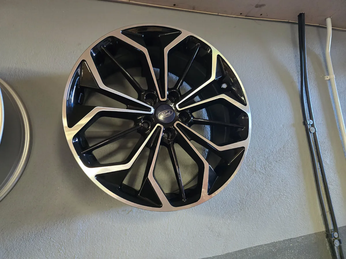 **Special** 18" Ford Focus ST4 Style
