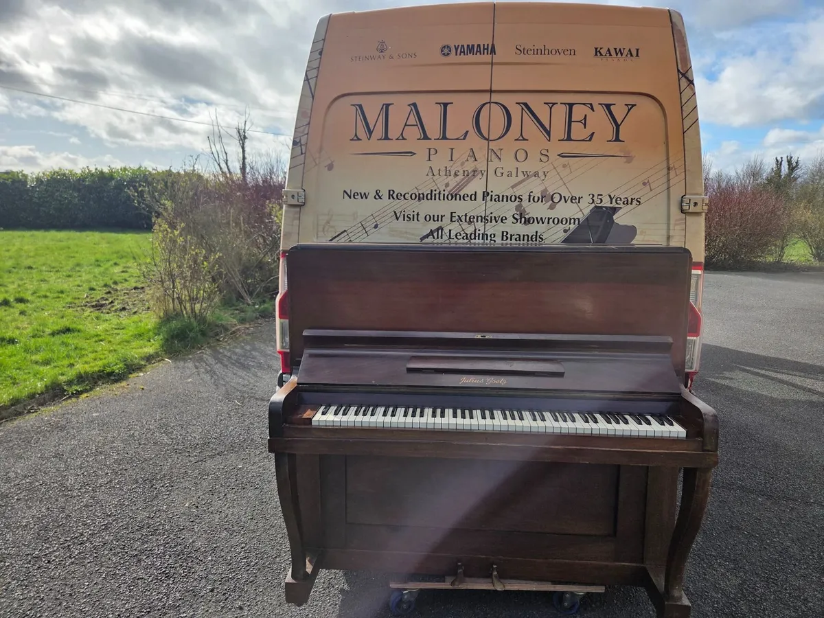 Upright Piano - Image 1