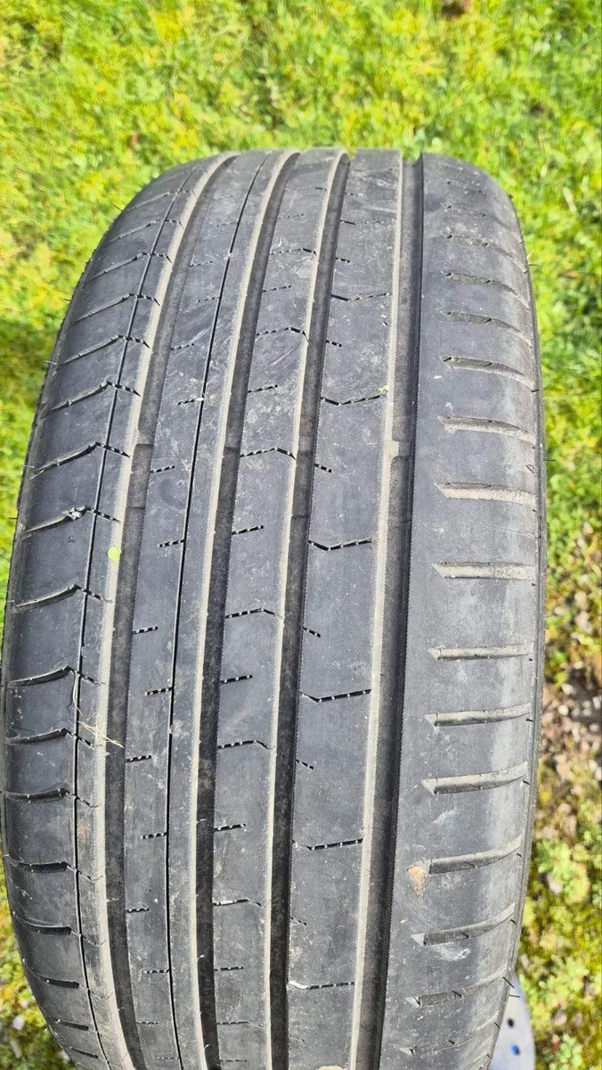 Single Tyre 225/50 R18 Kustone – Almost New - Image 3