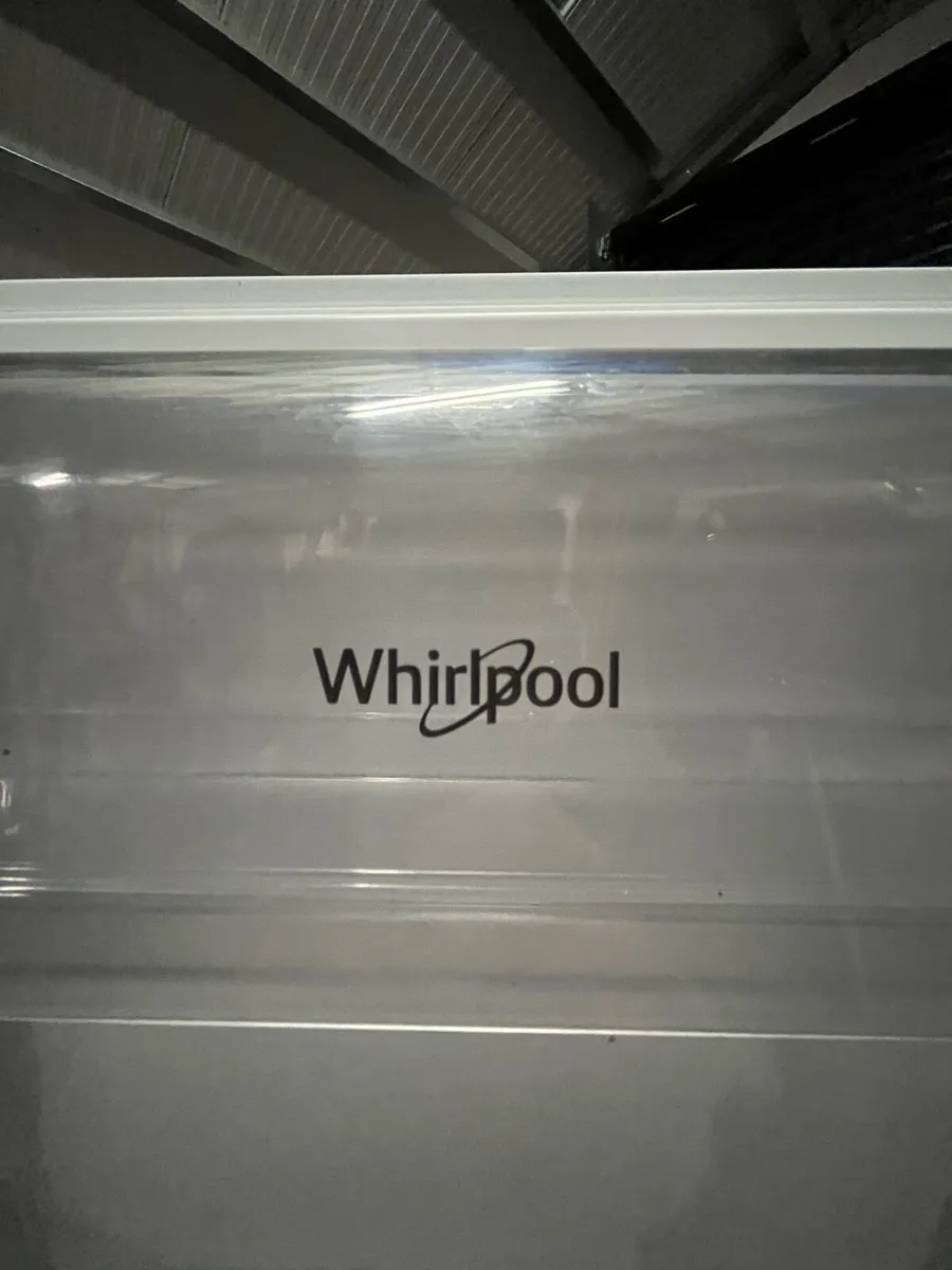 Whirlpool integrated Fridge Freezer - Image 3