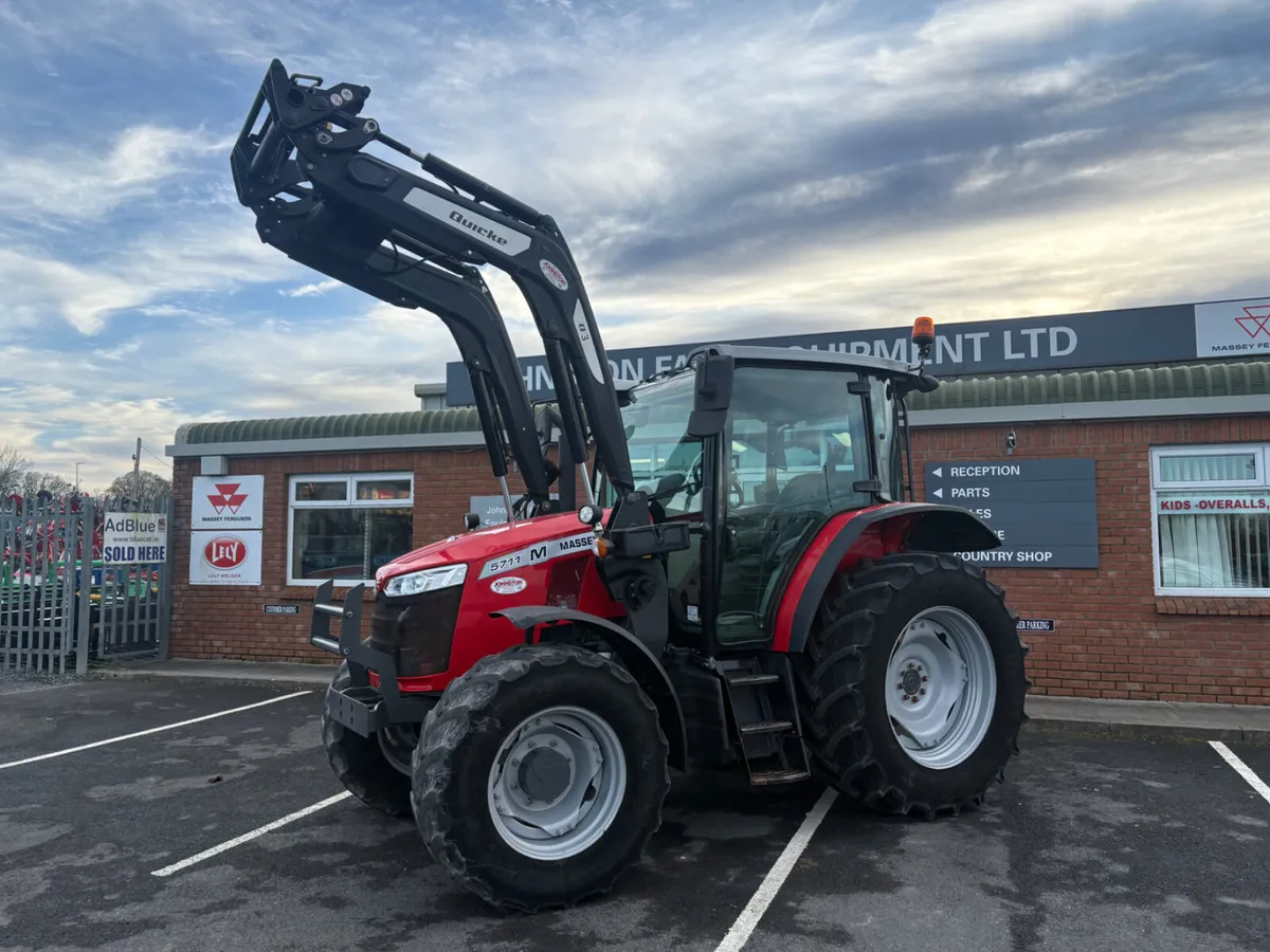 Massey Ferguson 5711M - Image 1