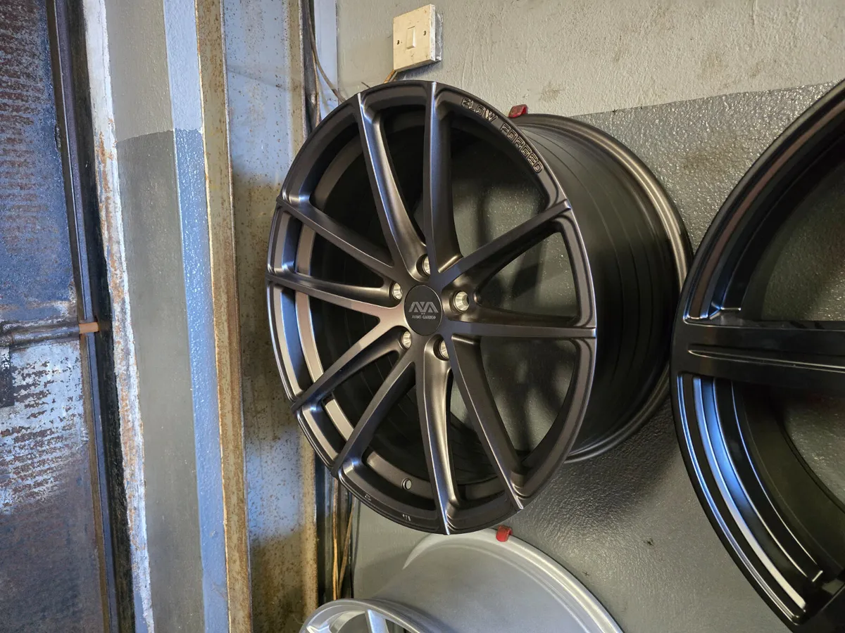 **Special** 20" AVA HSF-001