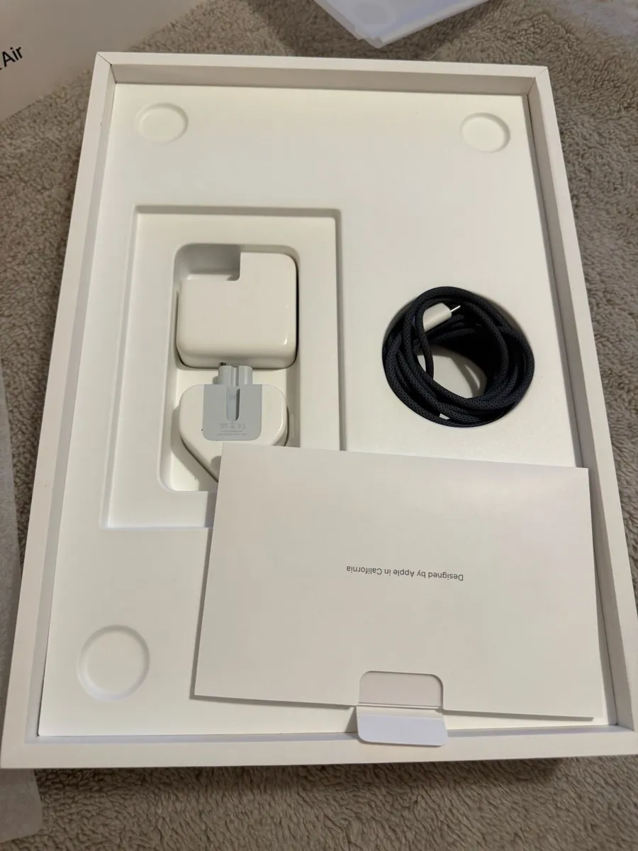 2024 Mac book pristine condition - Image 4