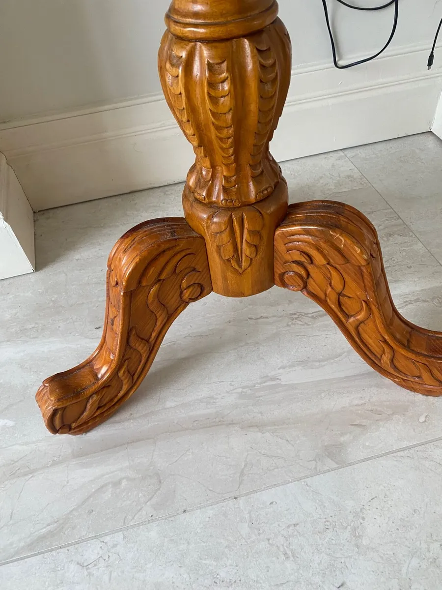 Occasional table - Image 2