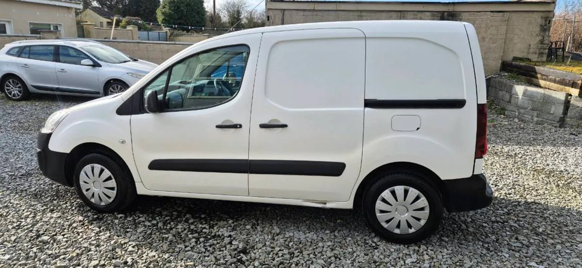 Citreon berlingo Full year test &Taxed €5000 - Image 3