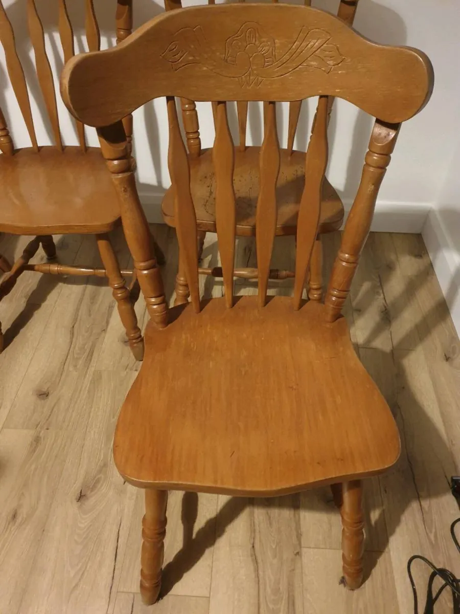 Table and 6 chairs - Image 2