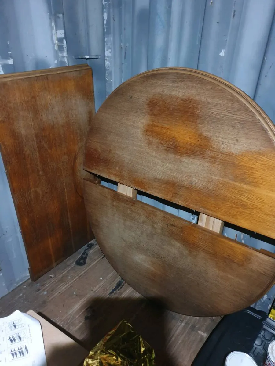 Table and 6 chairs - Image 4